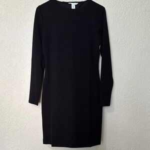 Black Long-Sleeve Sheath Dress
Cute back